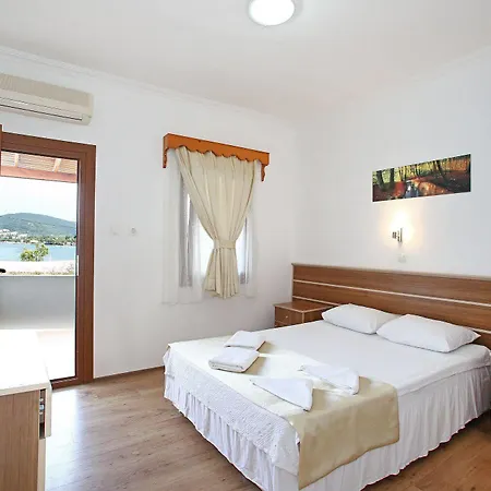 Velena Hotel *